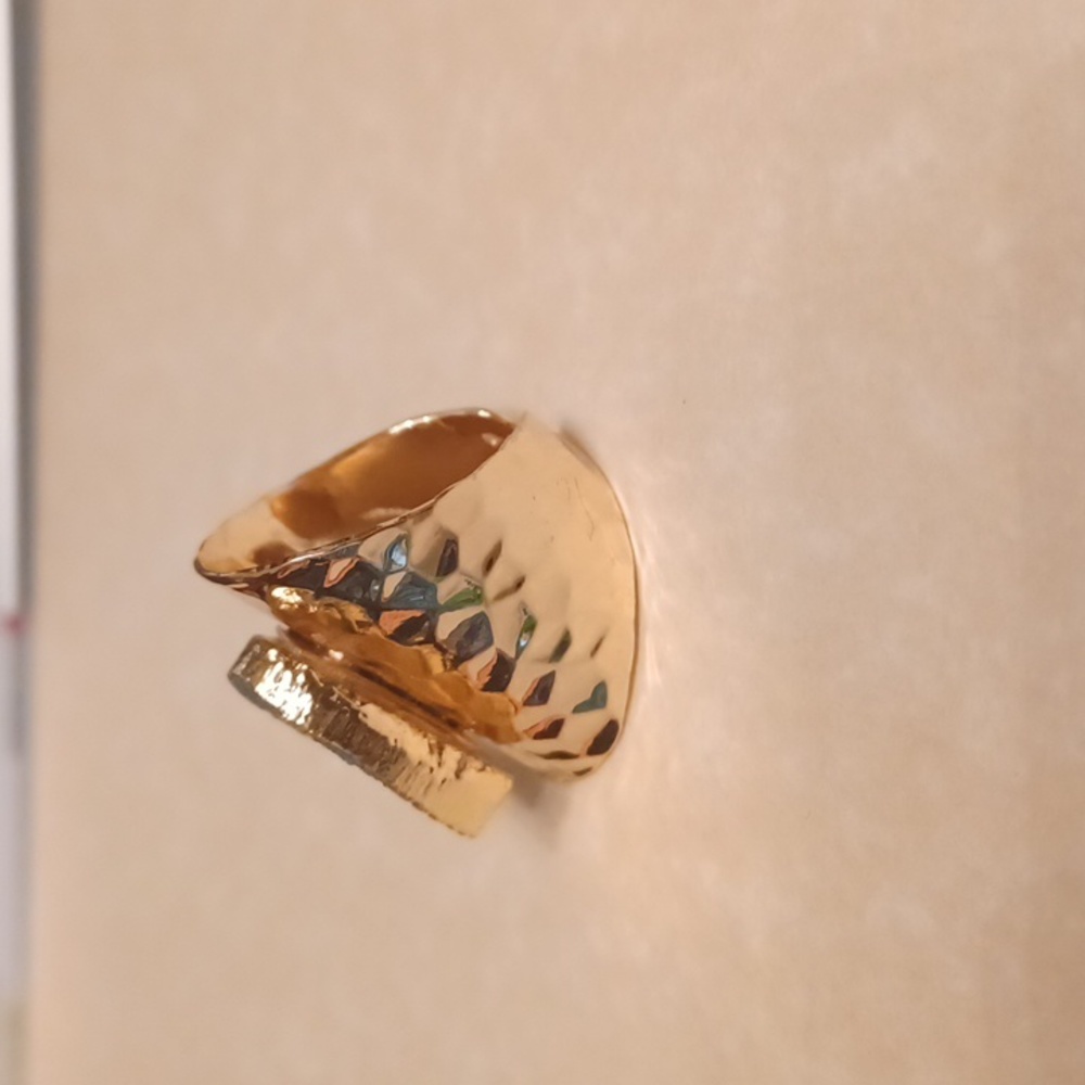 Woman's ring - Picture 2 of 3